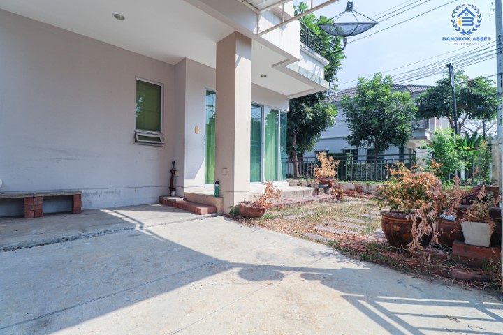 *****บ้านแฝดมือสองย่านนนทบุรี ม.ไลฟ์บางกอกบูเลอวาร์ด พระราม5 หลังมุม! เนื้อที่ 35.4 ตร.ว. ฟังก์ชัน 4 ห้องนอน 3 ห้องน้ำ 1 ที่จอดรถ แถมฟรี! 2 เครื่องปรับอากาศ 1 เครื่องทำน้ำอุ่น  บนทำเลแห่งการเดินทาง เพียง 10 นาทีถึงรถไฟฟ้าสายสีม่วง "สถานีแยกติวานนท์" เชื่อมต่อถ.นครอินทร์ ถ.ราชพฤกษ์ ใกล้ทางด่วน "ศรีรัช"